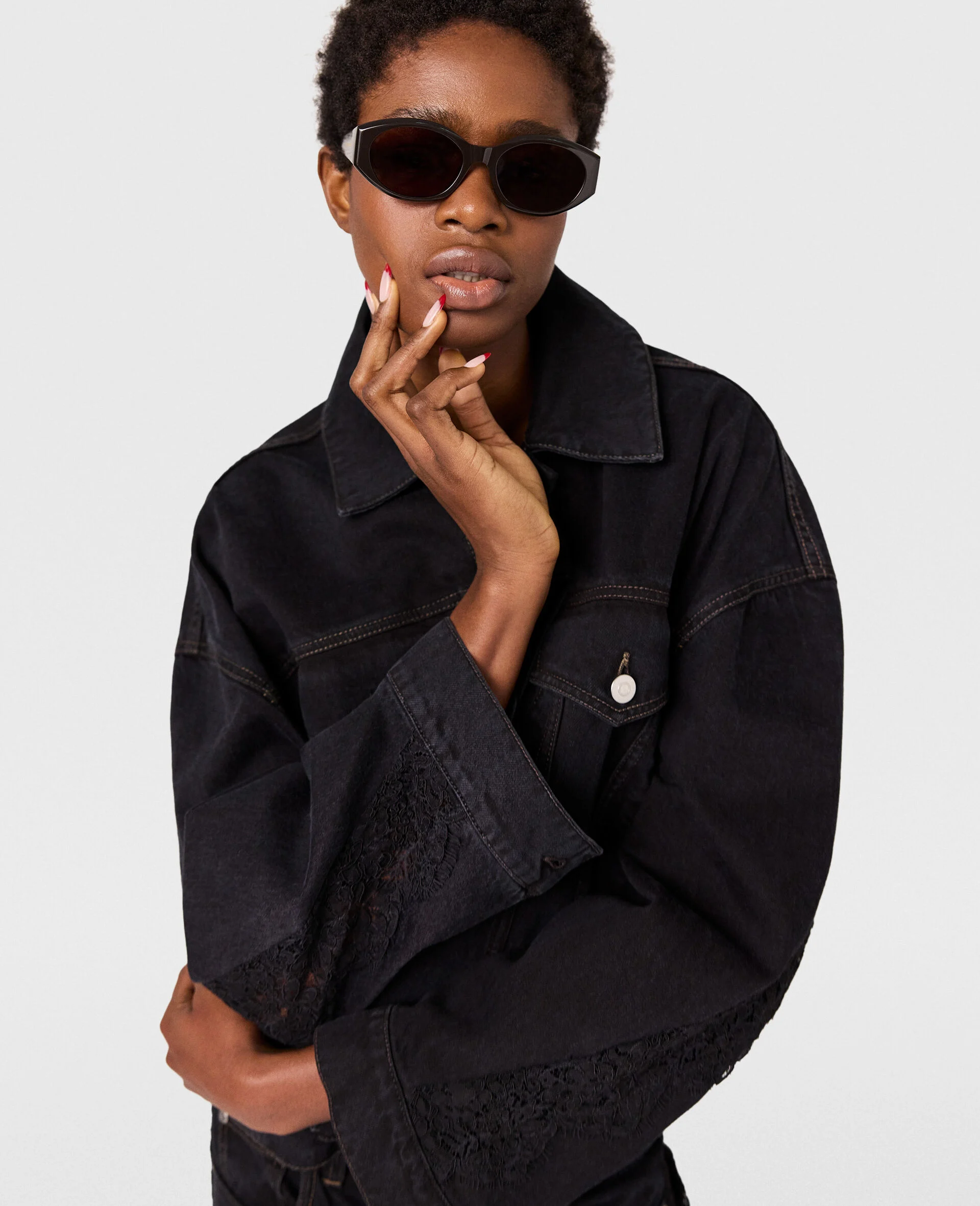 Lace-Insert Paneled Denim Jacket 9 Lace-Insert Paneled Denim Jacket